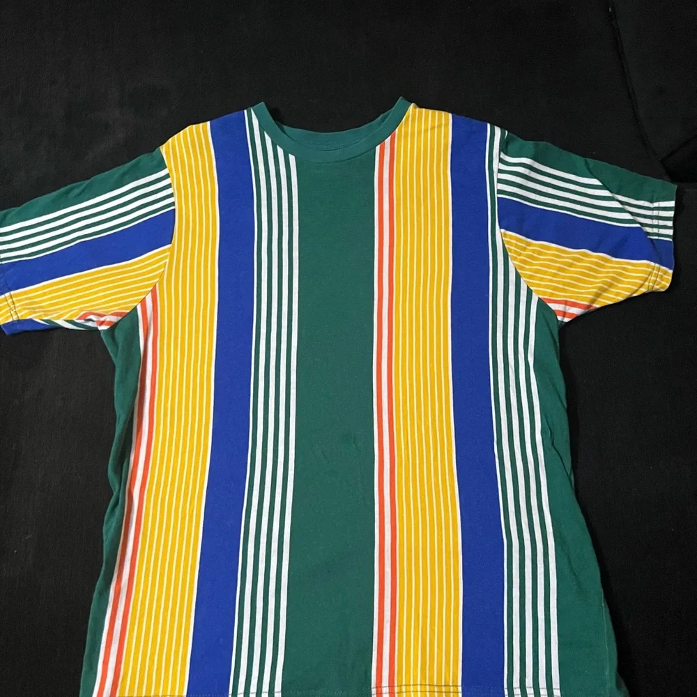 Multi colored lcker - Picture 1 of 2